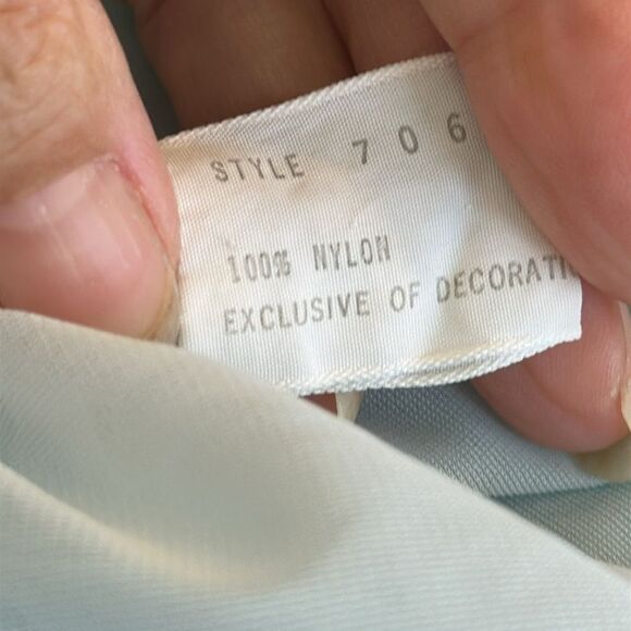 Vtg 60s Artemis Light Blue 2 layer semi sheer robe/ embroidery & puff sleeves - Picture 9 of 10